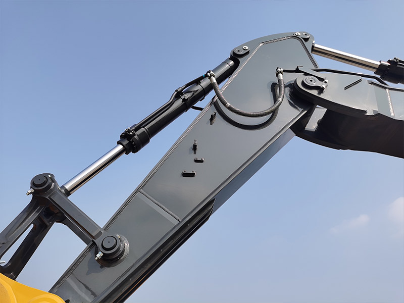 Co to jest siłownik hydrauliczny koparki?